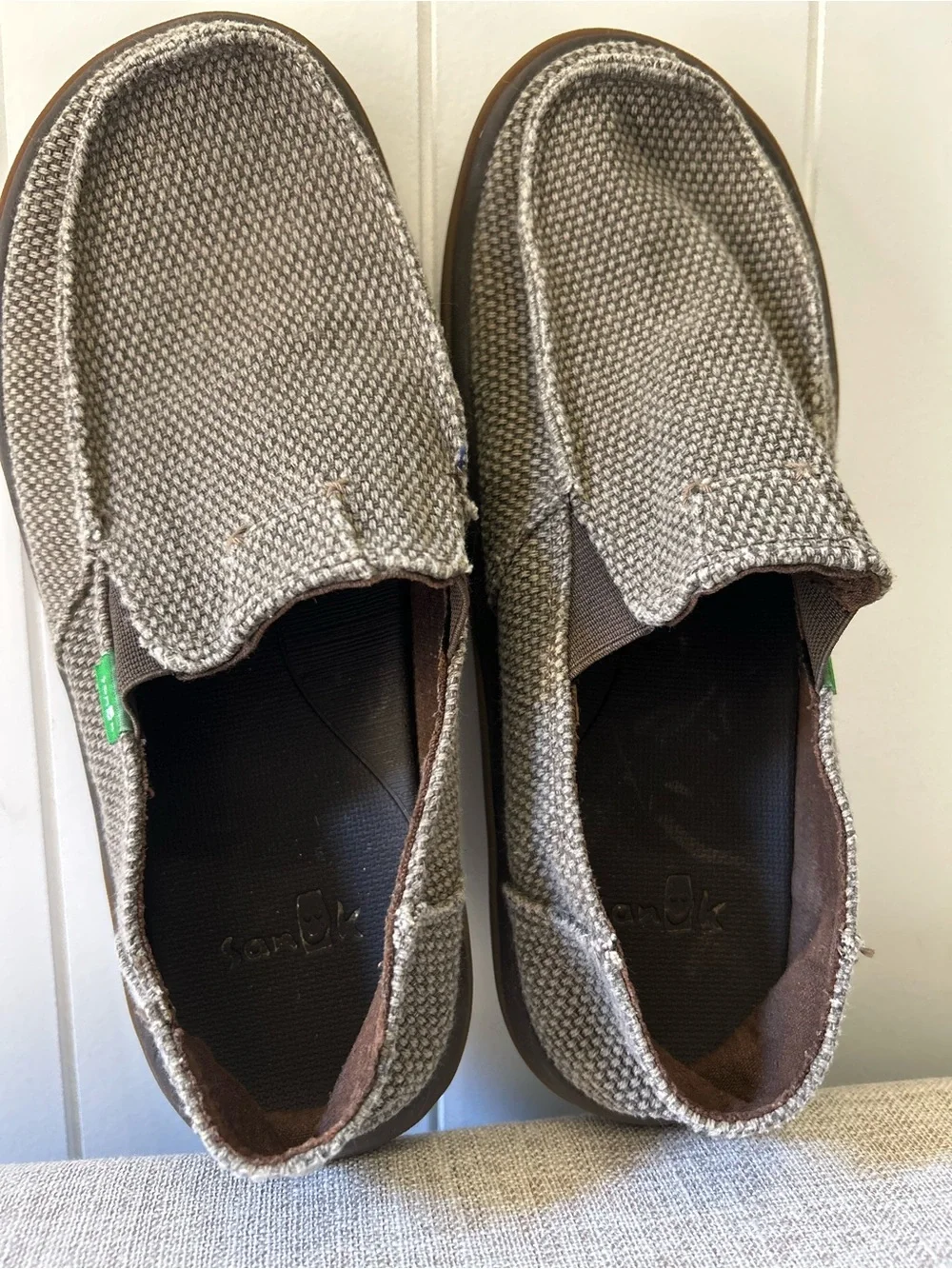 Men’s Sanuk Vagabond Tripper Taupe Brown Slip On Canvas Loafers Casual Shoes